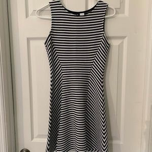 3/ $25 Stripe Skater Dress H&M Divided Sz 6